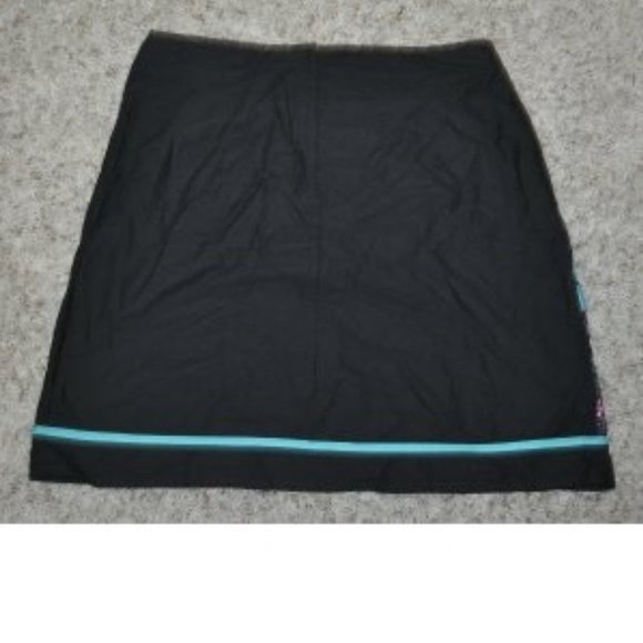 Womens Skirt Wrapper Black Blue size 9 Floral Embroidered Zip Back Jr Girls - Picture 4 of 4